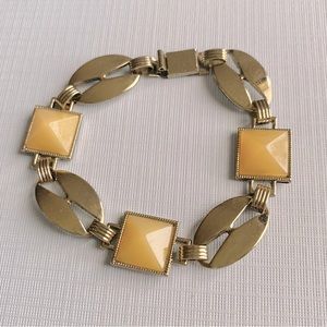 NWOT Jewelmint Art Deco Gold Tone Link Bracelet